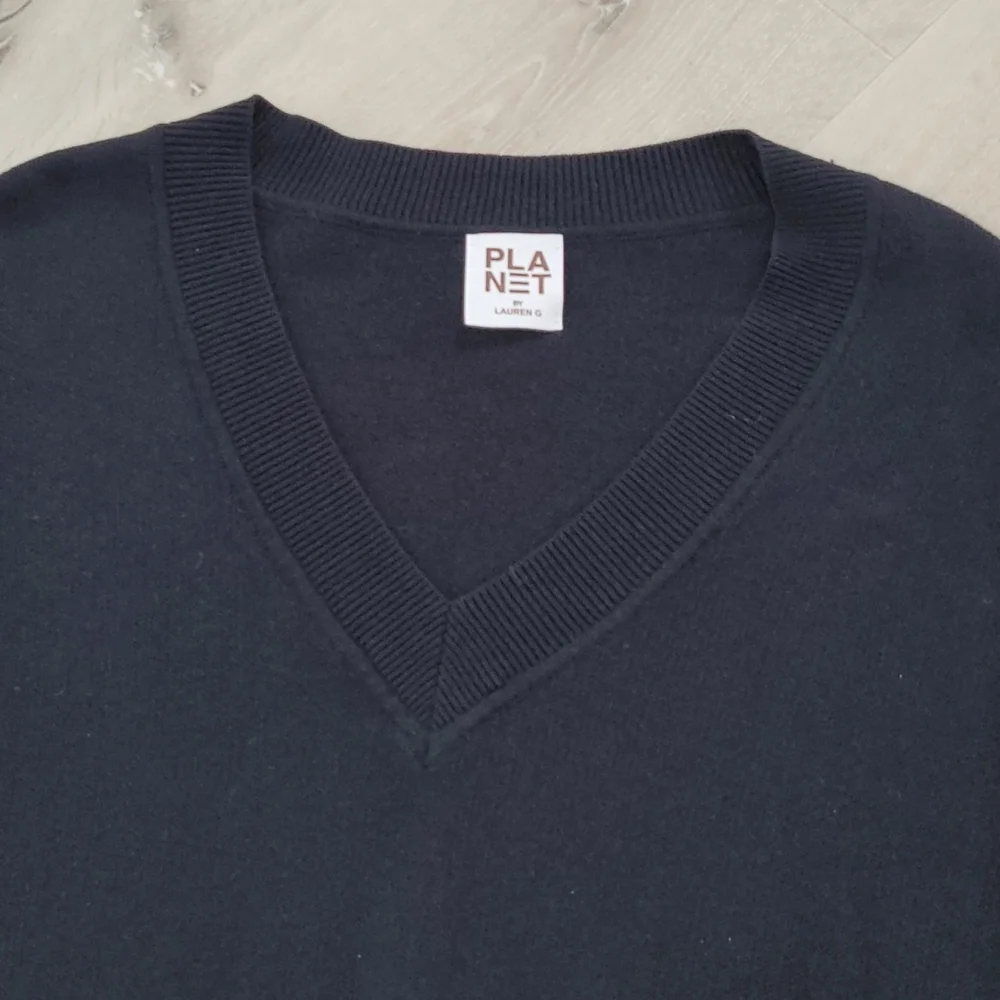 PLANET BY LAUREN G sweater || one size - Picture 2 of 3